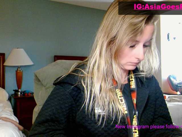 YourSecretGirlFriend963 live cam preview