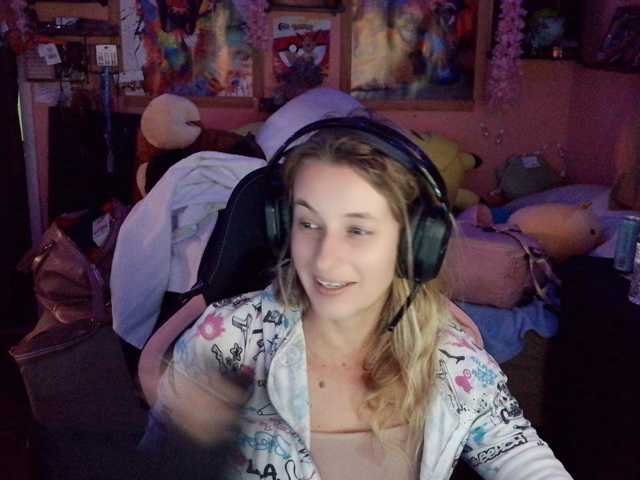 AsiaGoesPro live cam