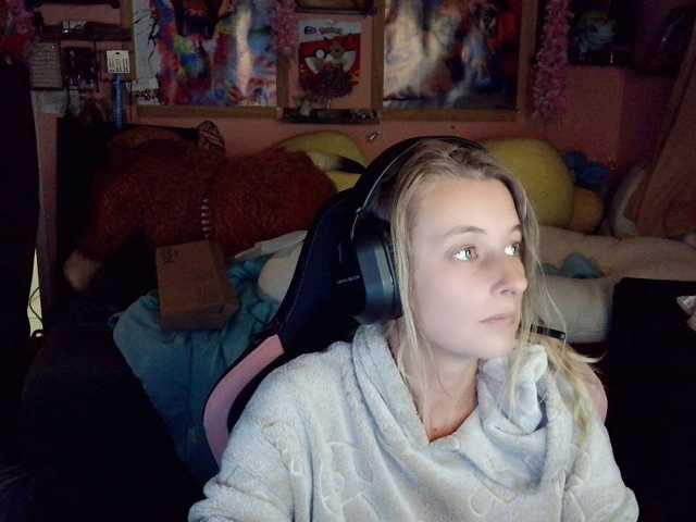 YourSecretGirlFriend963 live cam preview