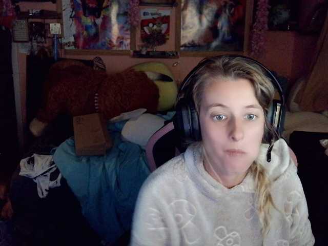 YourSecretGirlFriend963 live cam preview