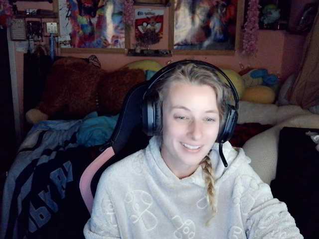 YourSecretGirlFriend963 live cam preview
