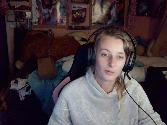 YourSecretGirlFriend963 live cam preview