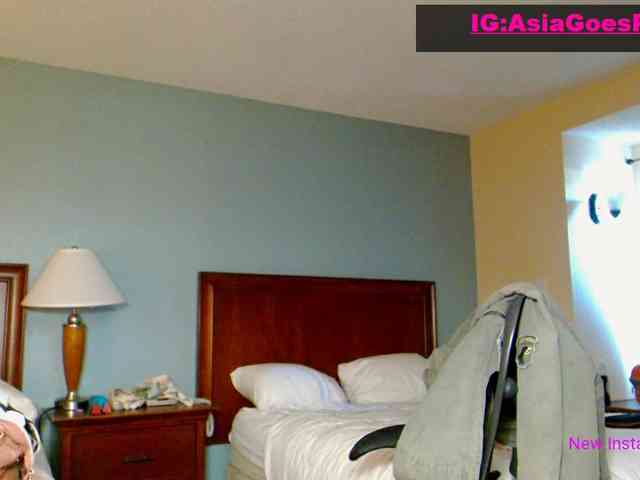 YourSecretGirlFriend963 webcam