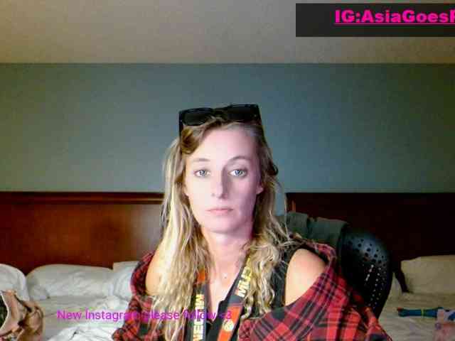 YourSecretGirlFriend963 webcam