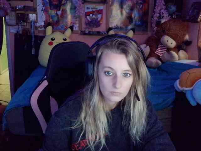 yoursecretgirlfriend963's live room