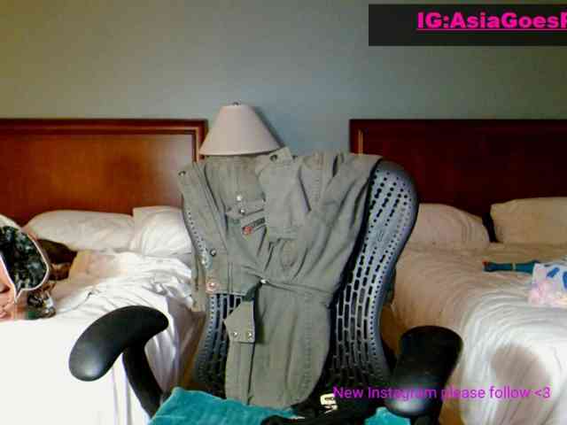 YourSecretGirlFriend963 webcam