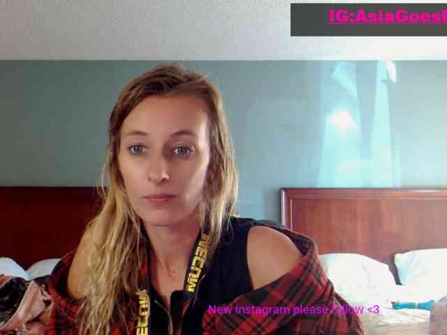 YourSecretGirlFriend963 webcam