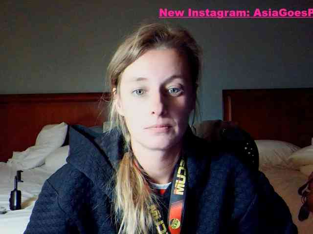 YourSecretGirlFriend963 webcam