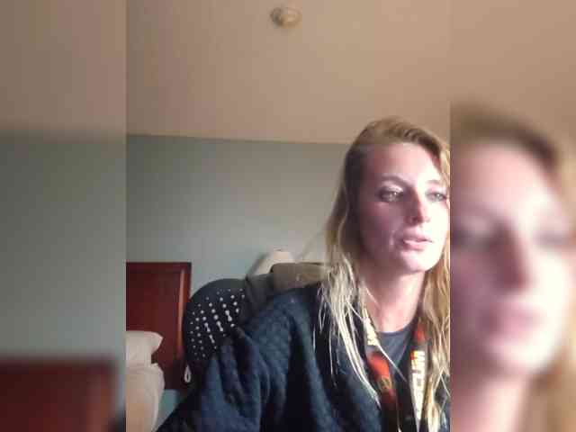 YourSecretGirlFriend963 webcam