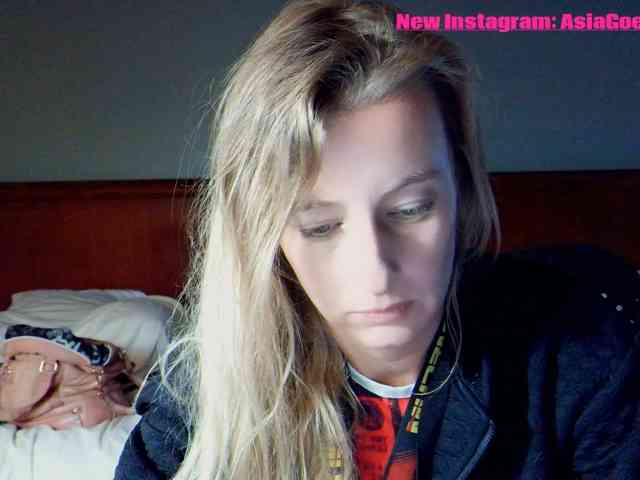 Model: YourSecretGirlFriend963