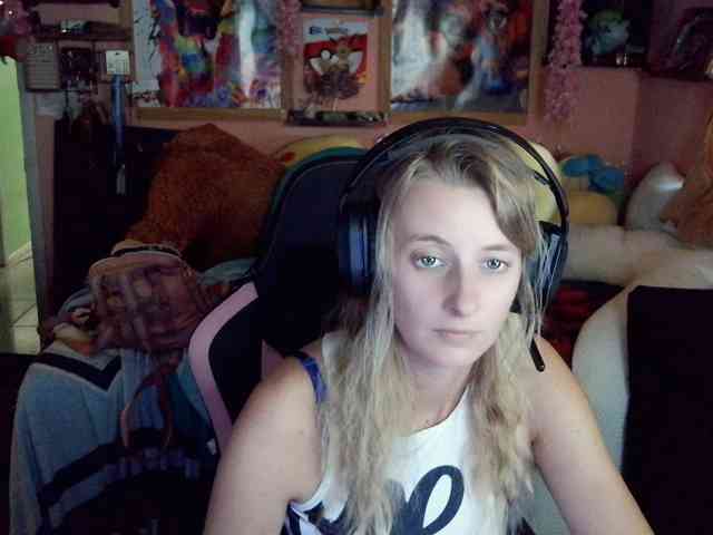 Model: YourSecretGirlFriend963