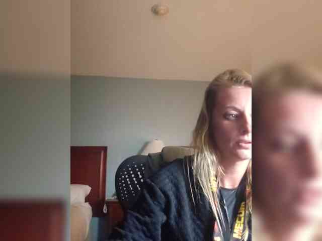 YourSecretGirlFriend963 webcam