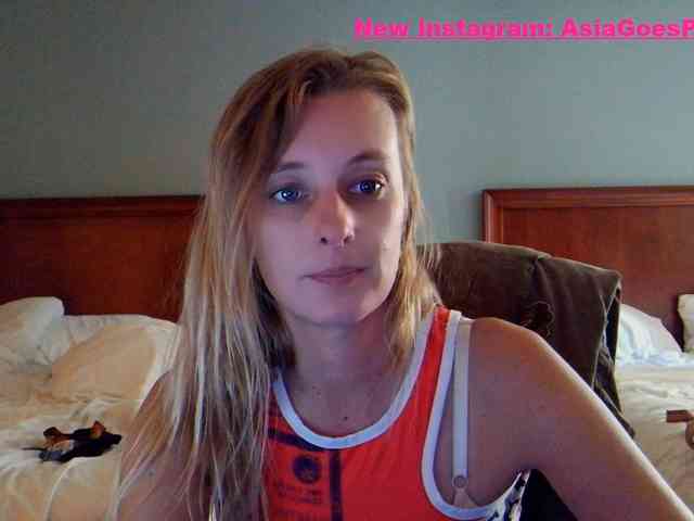 Model: YourSecretGirlFriend963