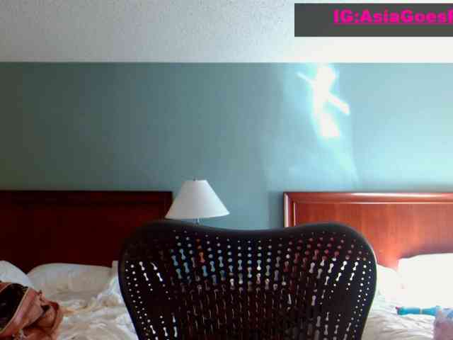 YourSecretGirlFriend963 webcam