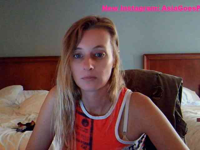 Model: YourSecretGirlFriend963