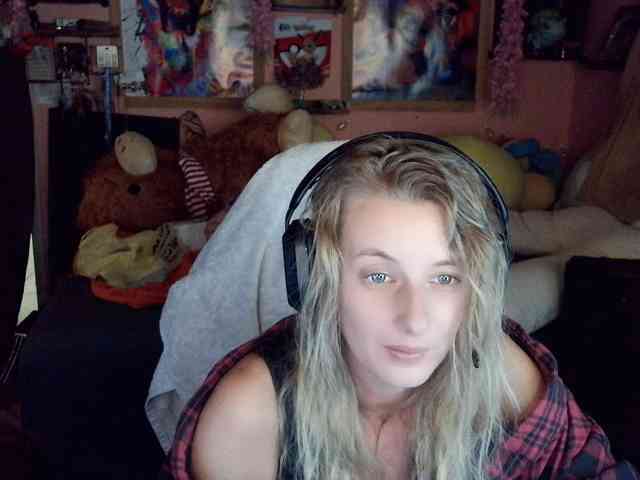 YourSecretGirlFriend963 webcam