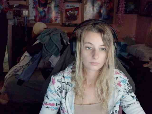 Model: YourSecretGirlFriend963