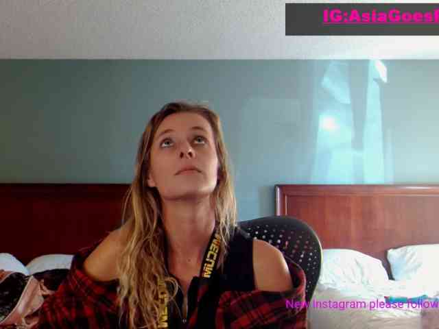 YourSecretGirlFriend963 webcam