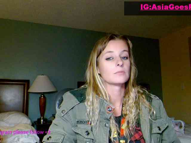 YourSecretGirlFriend963 webcam