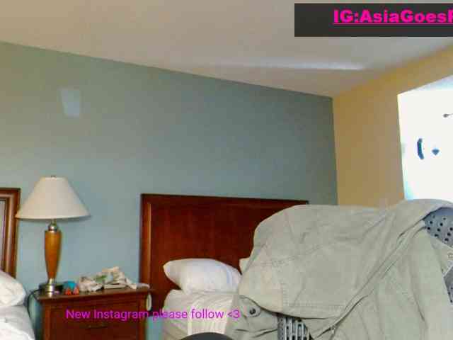 YourSecretGirlFriend963 webcam