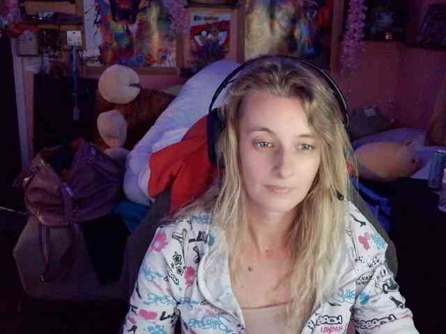 YourSecretGirlFriend963 webcam
