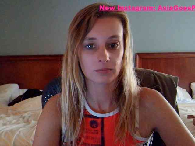 Model: YourSecretGirlFriend963