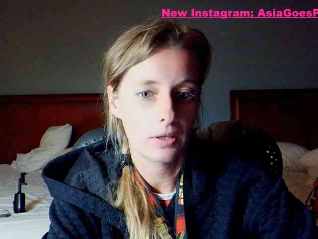 YourSecretGirlFriend963 webcam