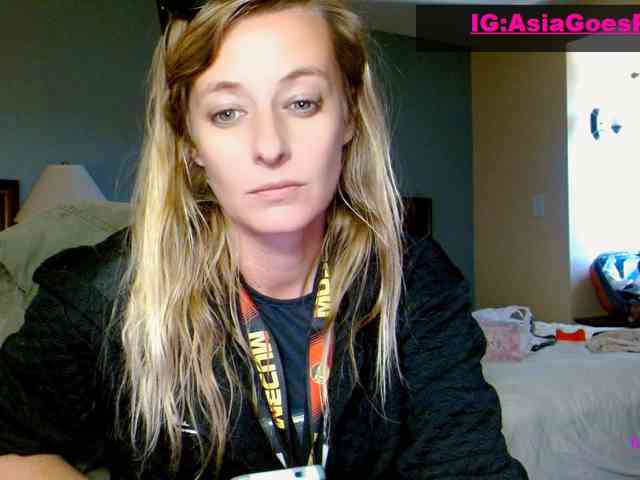 YourSecretGirlFriend963 webcam