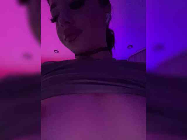 Модель: HotGirlEva