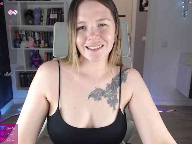 EmmaBryan webcam
