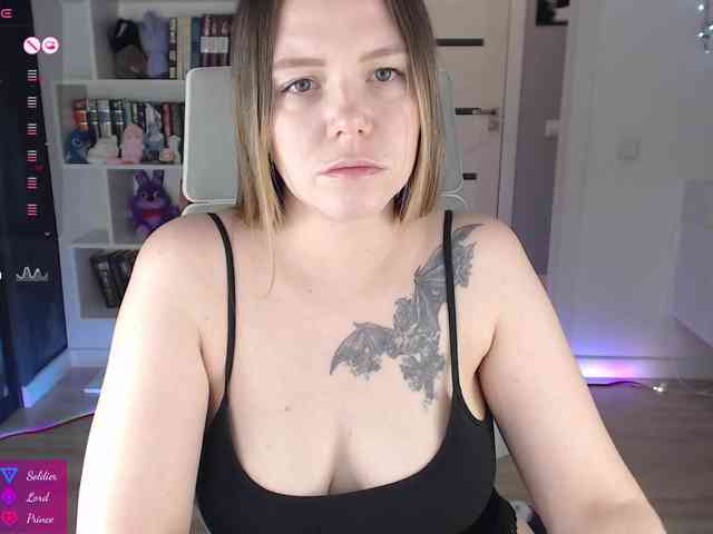 EmmaBryan webcam