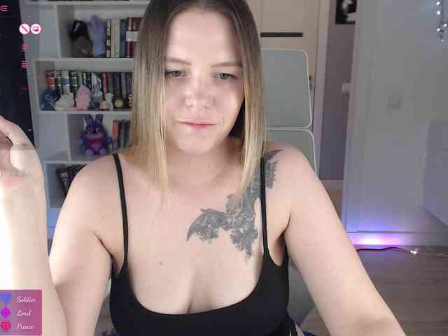 EmmaBryan webcam