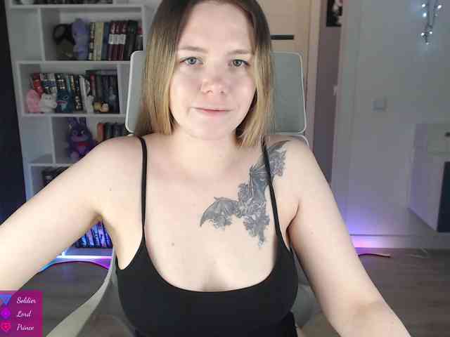 EmmaBryan webcam
