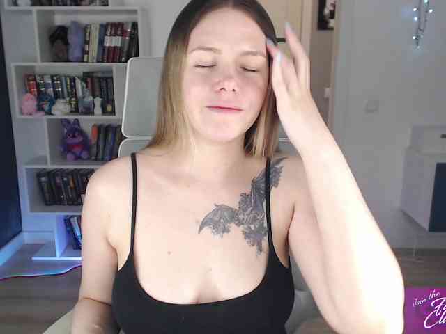 EmmaBryan webcam