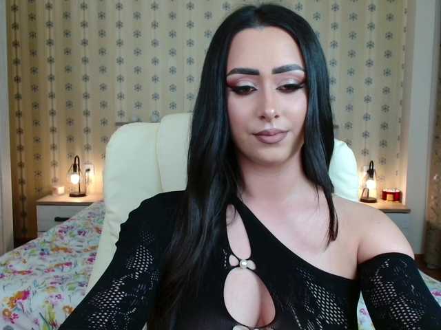 Leslie-Secret's BongaCams show and profile