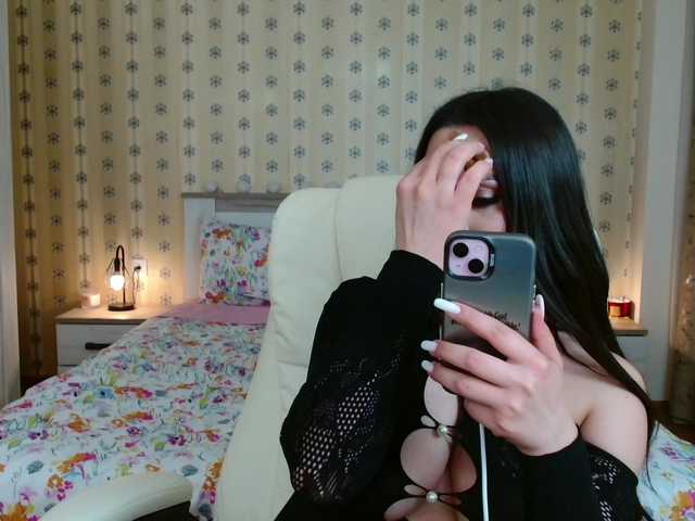 Leslie-Secret's BongaCams show and profile