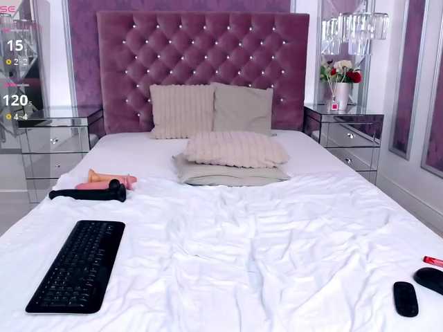 MiaMckenna live cam on BongaCams