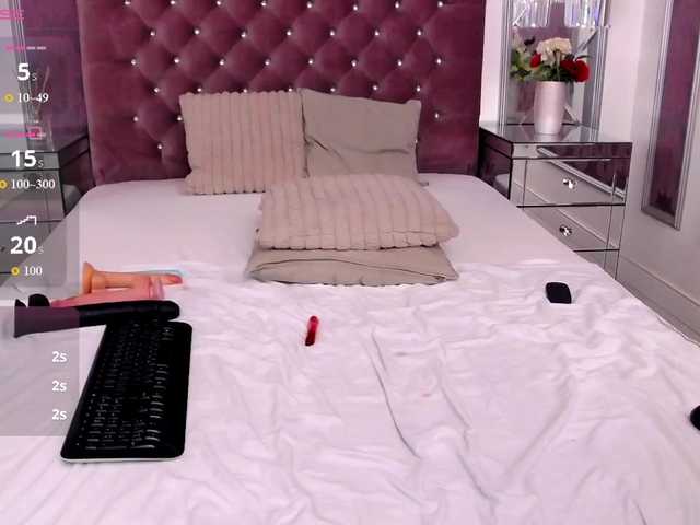 MiaMckenna live cam on BongaCams