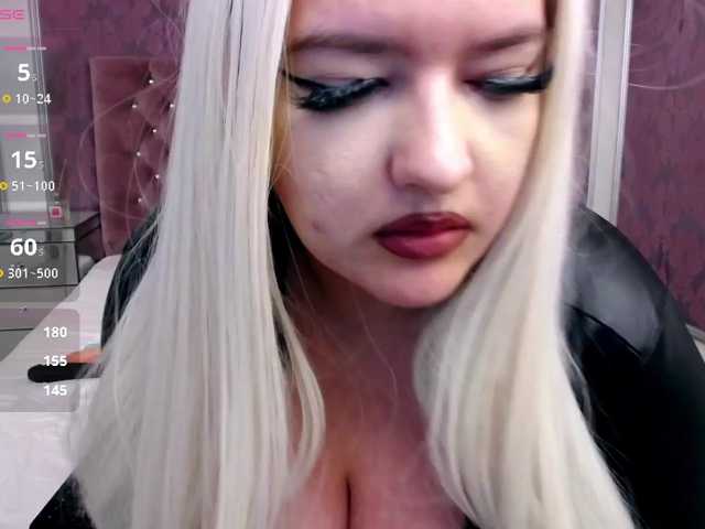 MiaMckenna live cam on BongaCams
