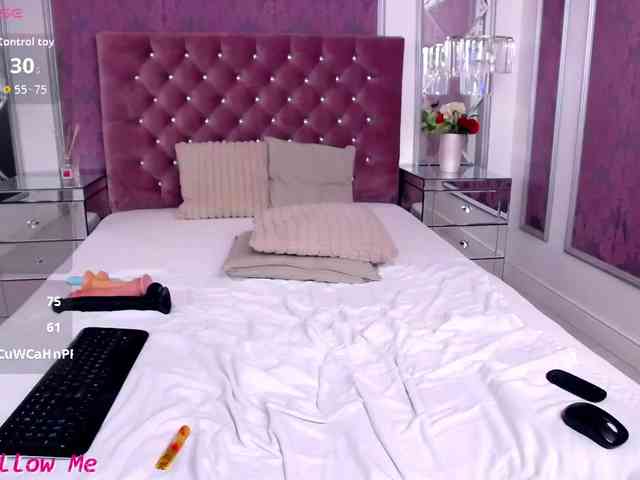 MiaMckenna webcam
