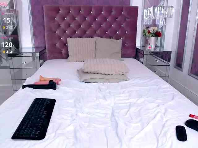 MiaMckenna MiaMckenna