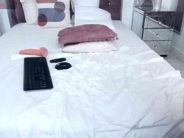 MiaMckenna webcam