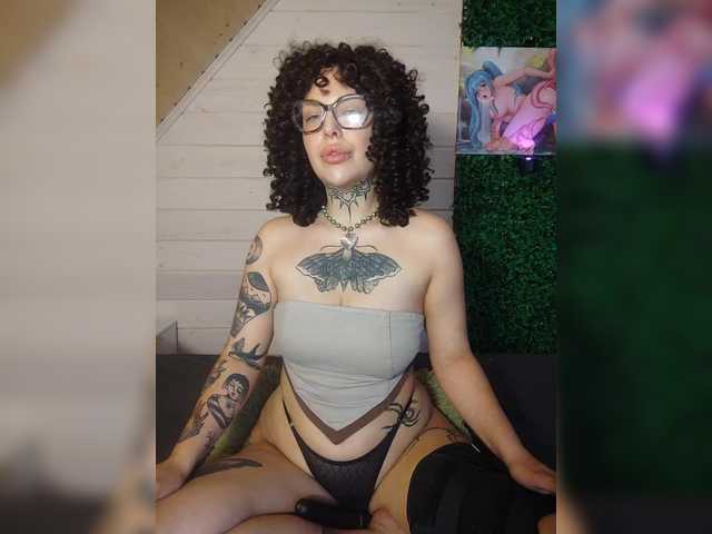 -alexis- live cam on
