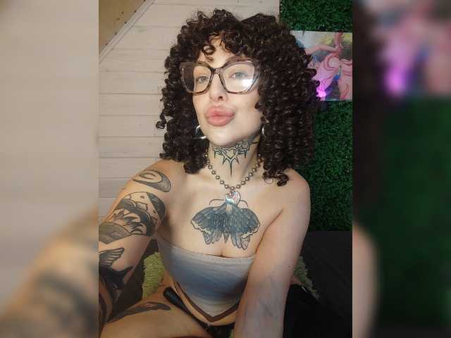 -alexis- live cam on BongaCams