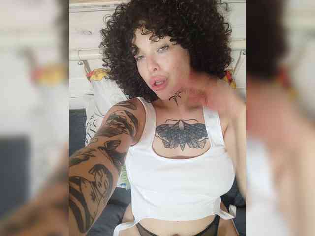 -alexis- Sex Cam Show
