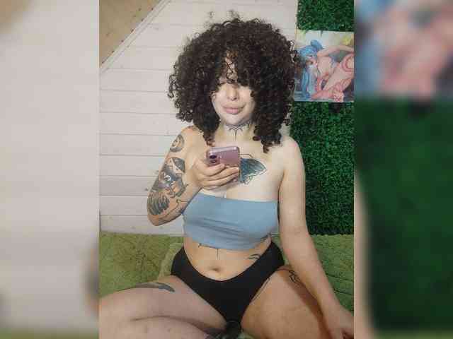 alex_is webcam