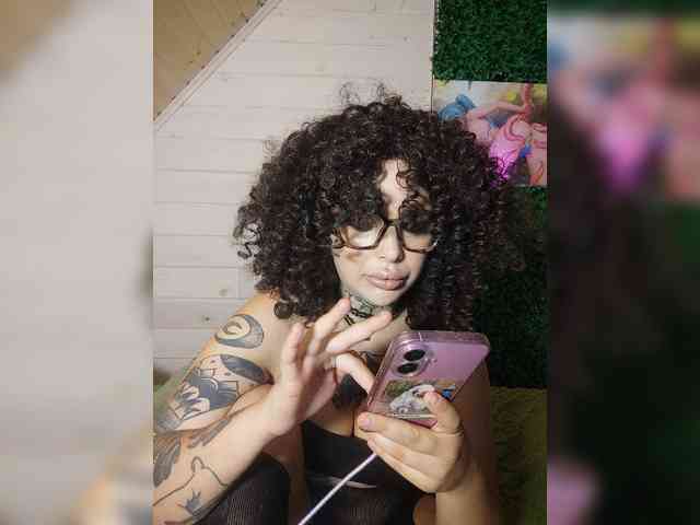 alex_is webcam