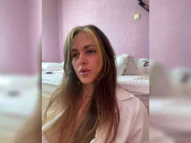 Model ini sedang live sekarang. Shawty420