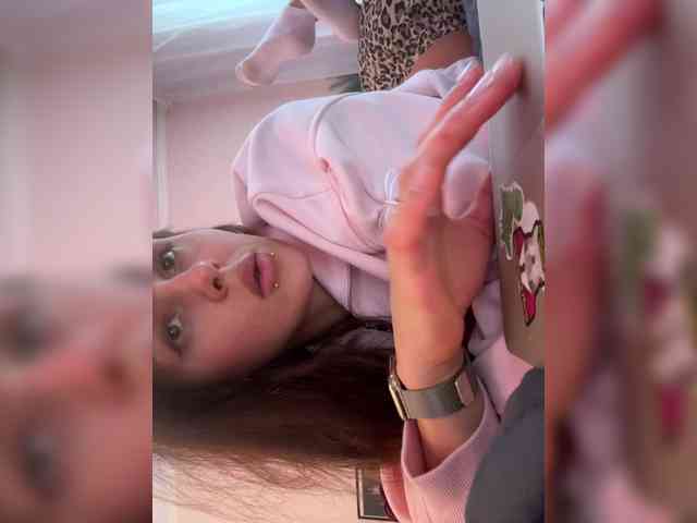 SHAWTY420 webcam