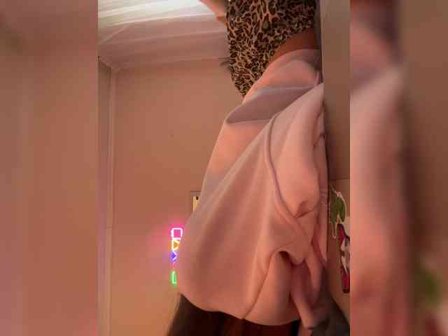 SHAWTY420 webcam